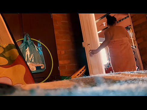 ❤️ મારા કાકા શાવરમાં મારી પાછળ આવે છે, જ્યારે હું સ્નાન કરું છું ત્યારે તે મને ચુદાઈ જાય છે. ️  અમારા પર  ❤